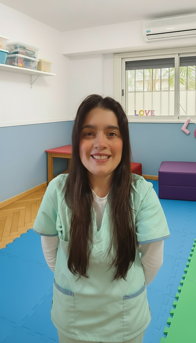 Araceli Bóbeda - En su consultorio de Belgrano CABA (400px)